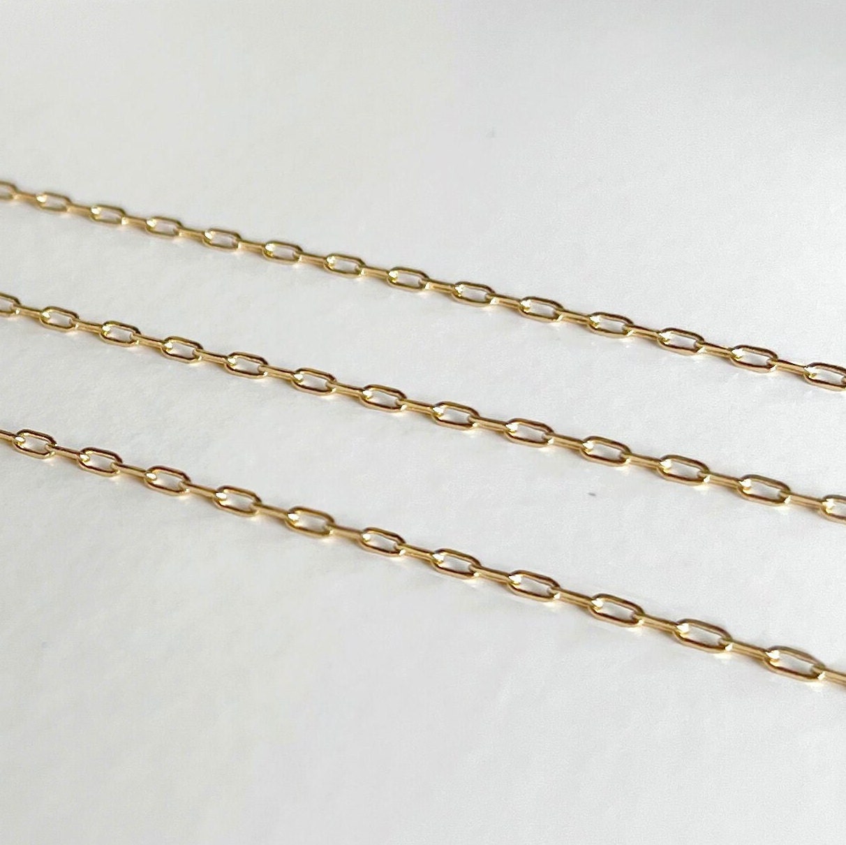 Dainty 18K Gold Filled Paperclip Chain - 2.5x1.5mm - Bulk Jewelry Supply
