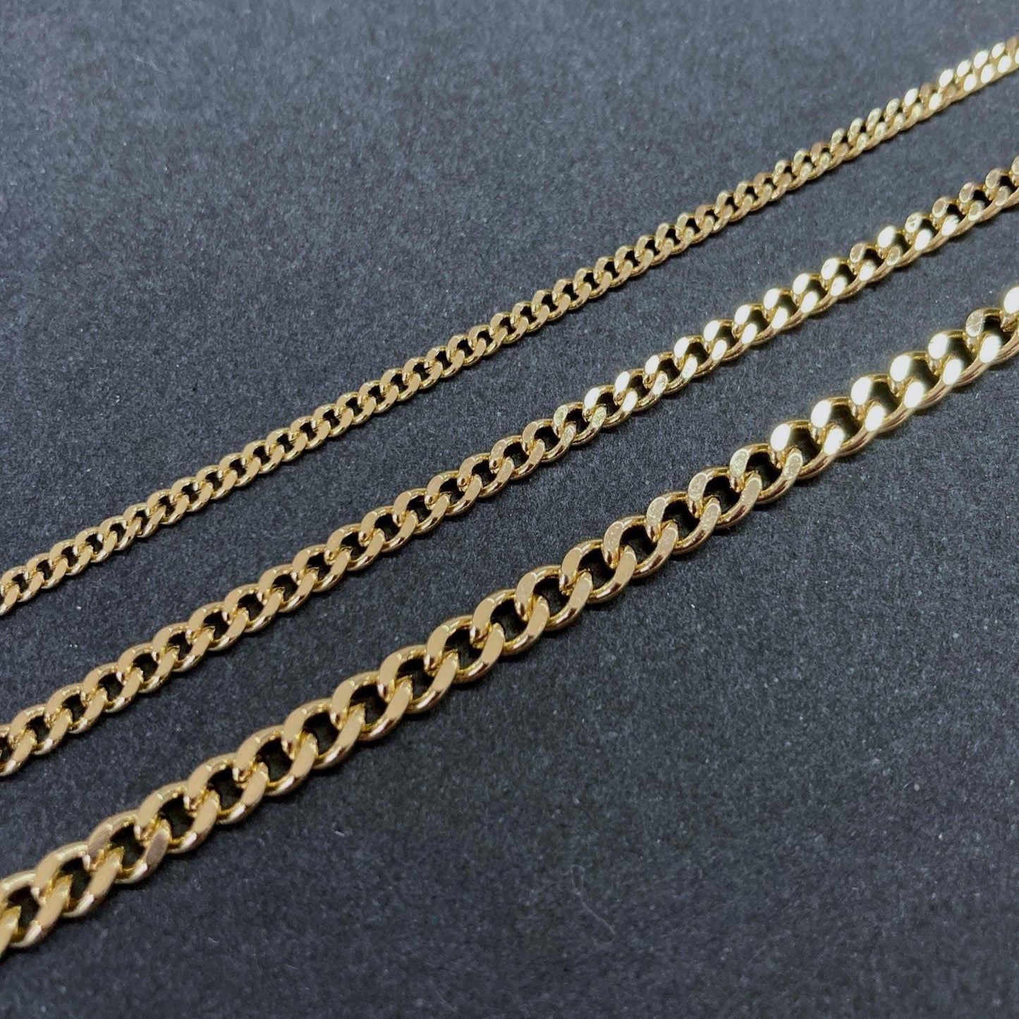 18K gold filled curb chain 2mm to 4mm thickness close-up detail