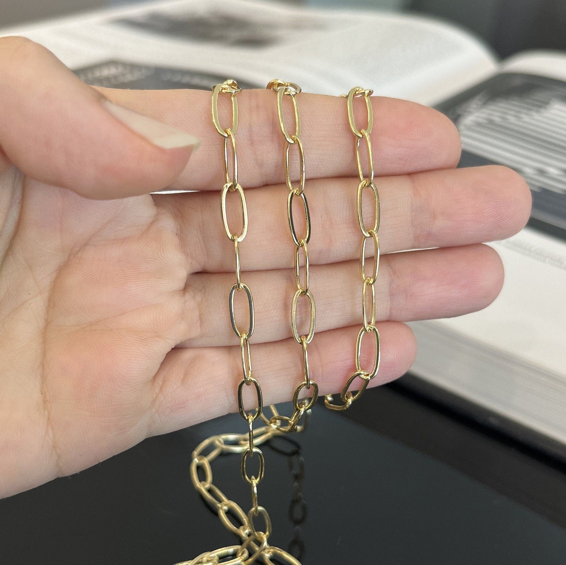 Gold filled paperclip chain 10x4mm oval links detail